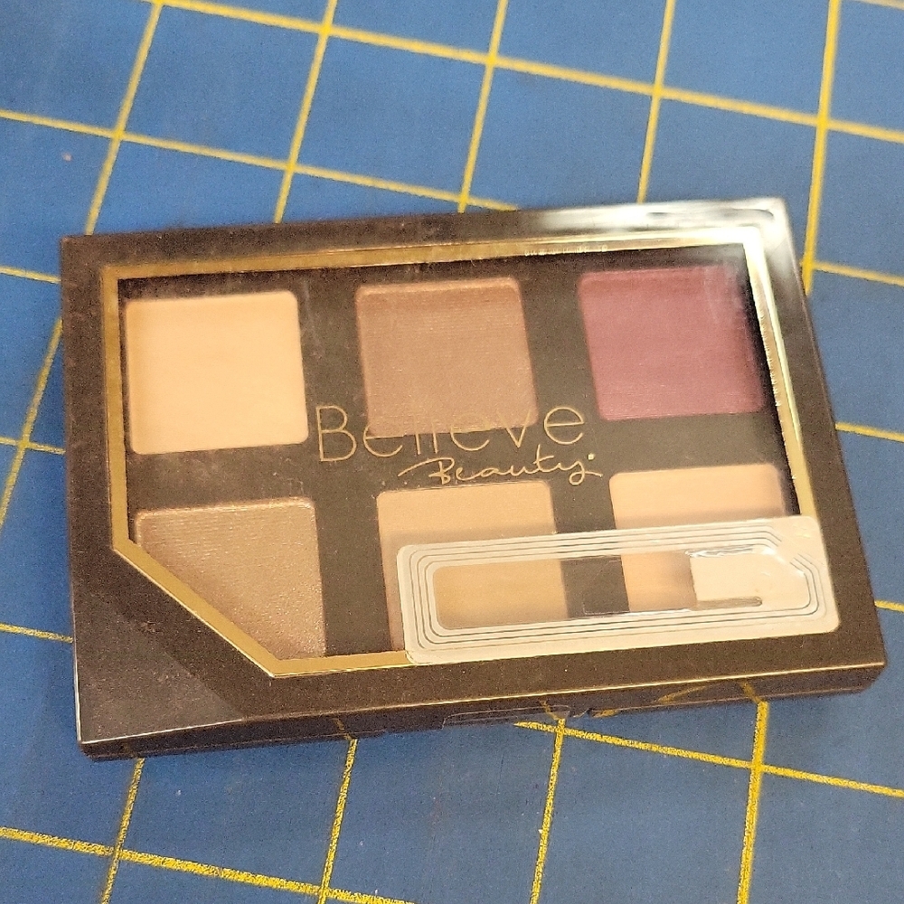 Believe Beauty Eyeshadow Palette 4g 6 Colors - Plush Purples